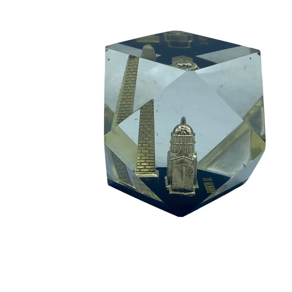 Vtg Washington‎ D.C. Souvenir Paperweight Gold Monuments 2” Lucite